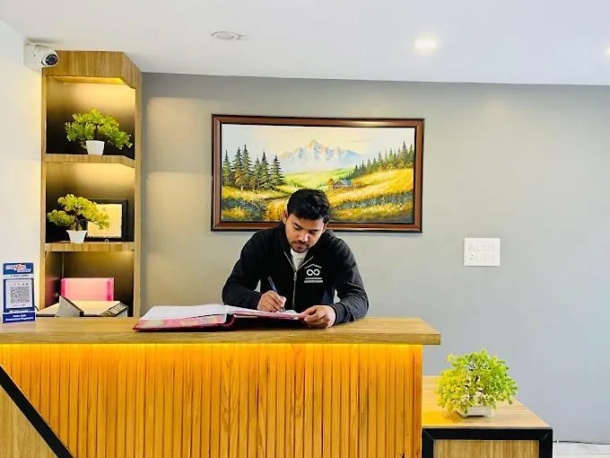 Infinity Stays - Hotel In Sector 45 Gurgaon
