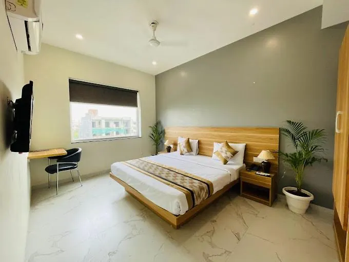 Infinity Stays - Hotel In Sector 45 Gurgaon India